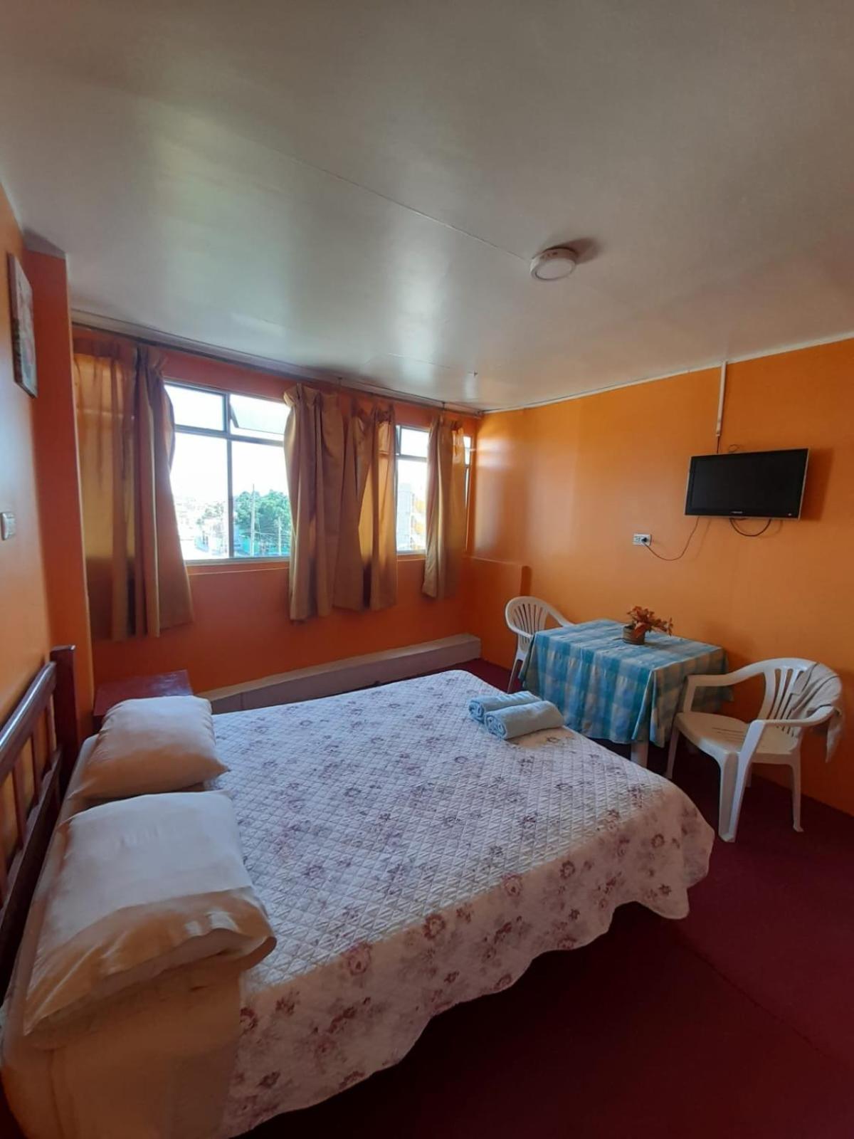 איקה Hotel Y Restaurante Roma מראה חיצוני תמונה